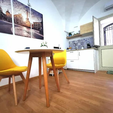 Ma. Ma. Crociferi Apartamento
